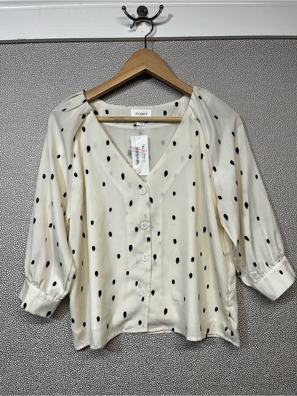 🆕 S Everly Cream Abstract Polka Dot Button-Front Women's Blouse NWT